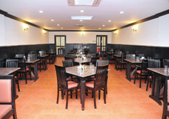Restaurant at Trivandrum Hotel